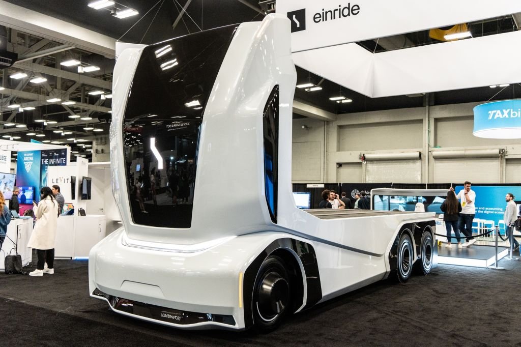 Self-driving truck startup Einride raises 3M PIPE ahead of public debut