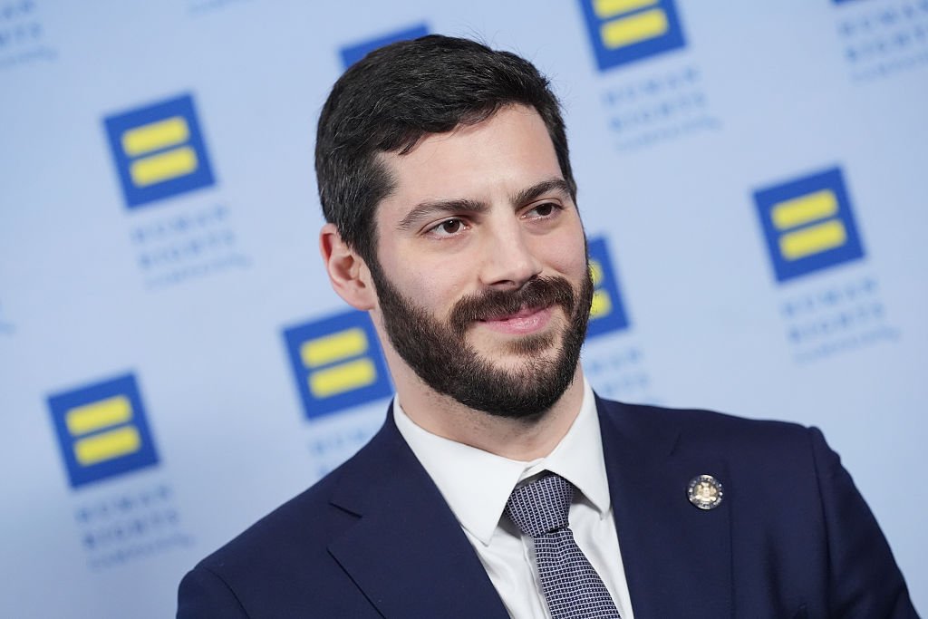 Anthropic-funded group backs candidate attacked by rival AI super PAC